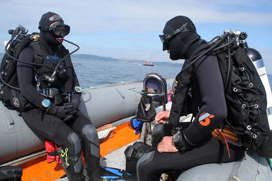 65 Semi-Dry Diving Wetsuit - Image 7